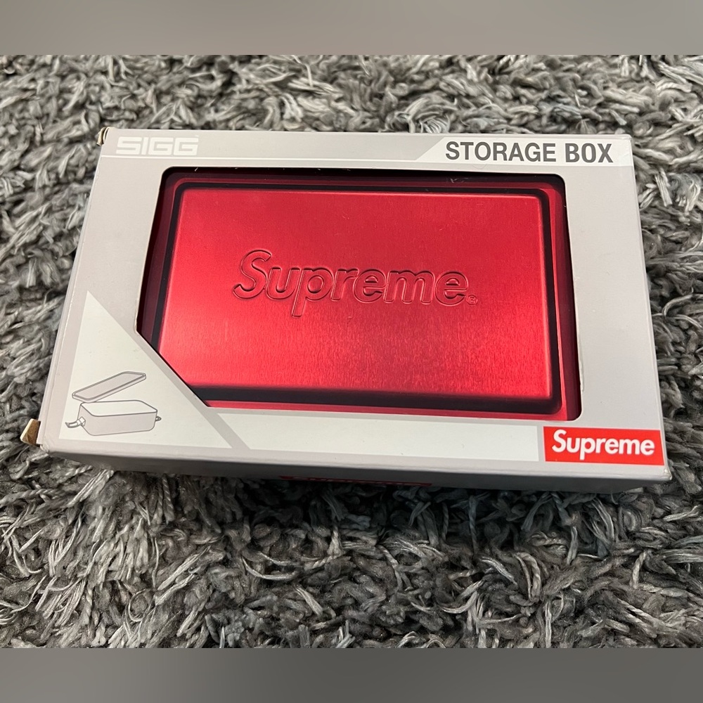 Supreme SIGG Small Metal Box Plus - Red